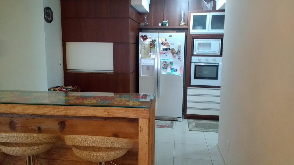 Lindo apartamento no centro de Canela Esterno foto
