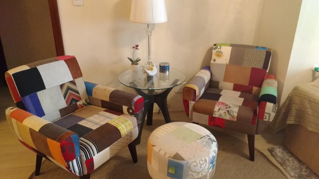 Lindo apartamento no centro de Canela Esterno foto