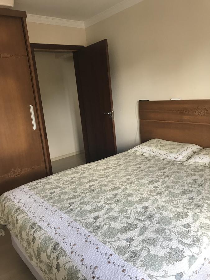 Lindo apartamento no centro de Canela Esterno foto