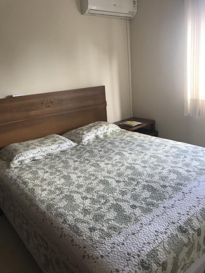 Lindo apartamento no centro de Canela Esterno foto